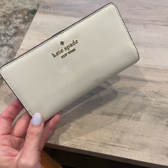Kate Spade bifold wallet - Picture 2 of 5